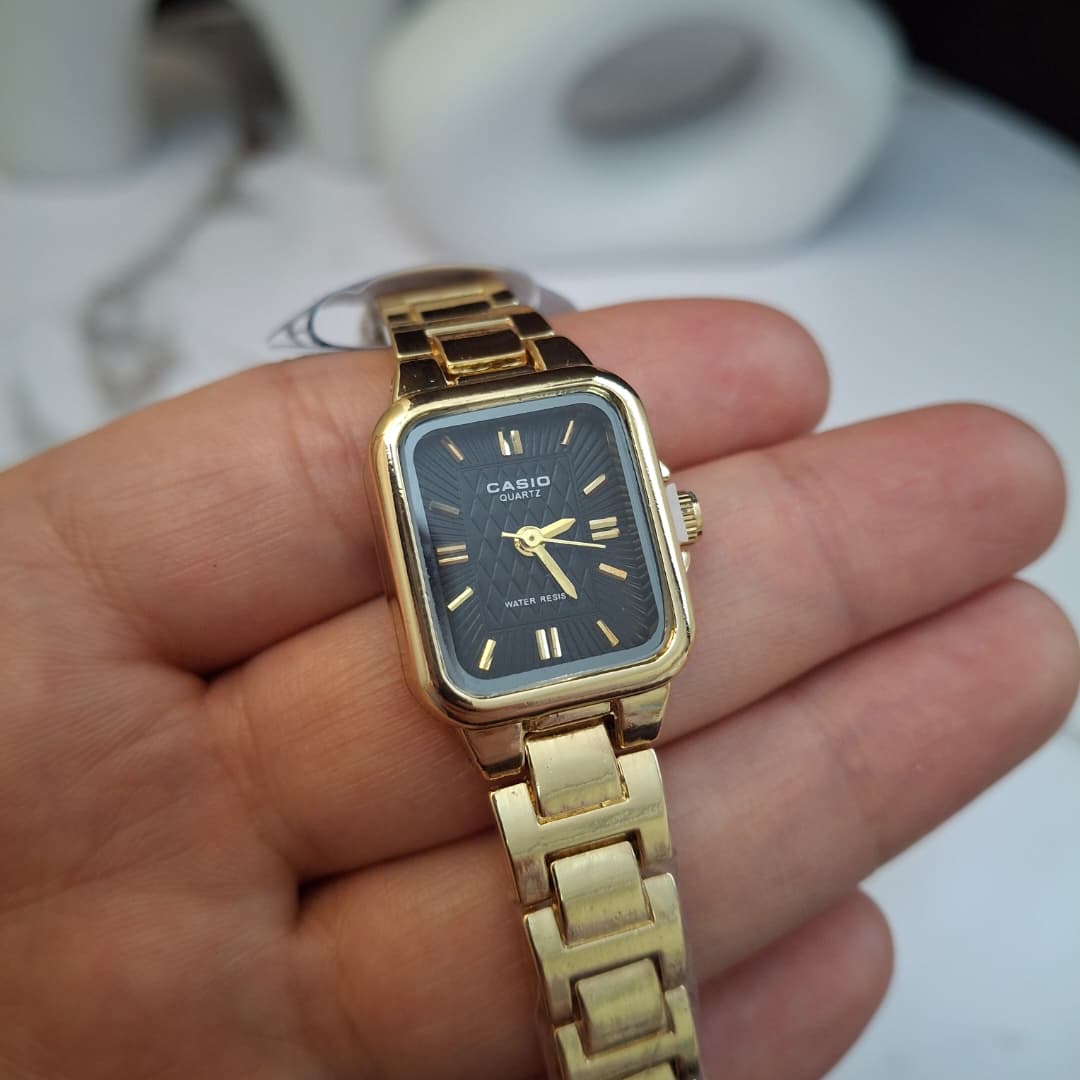 CASIO Rectangle Gold - الصورة 2