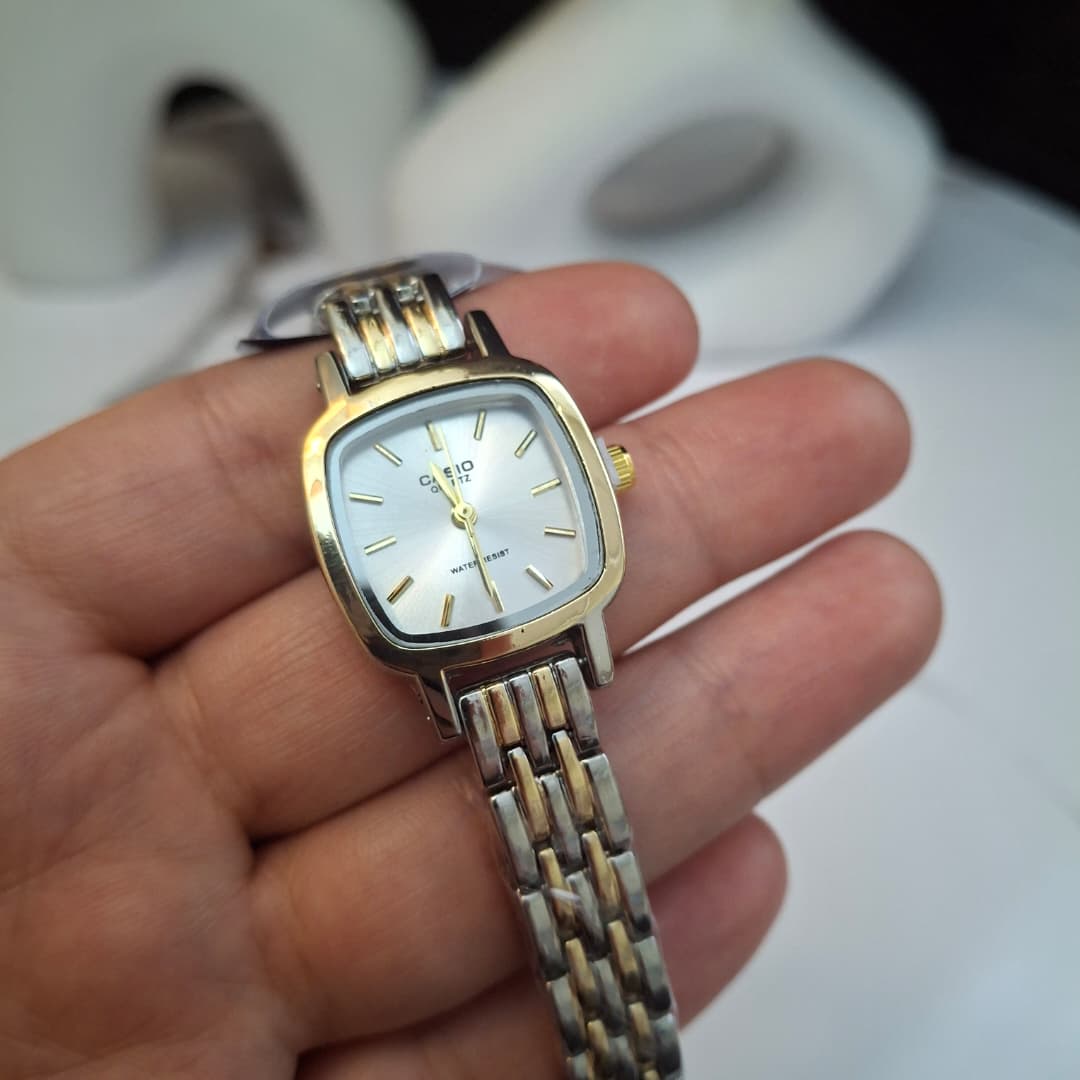 CASIO Carrée Gold/Silver - الصورة 2