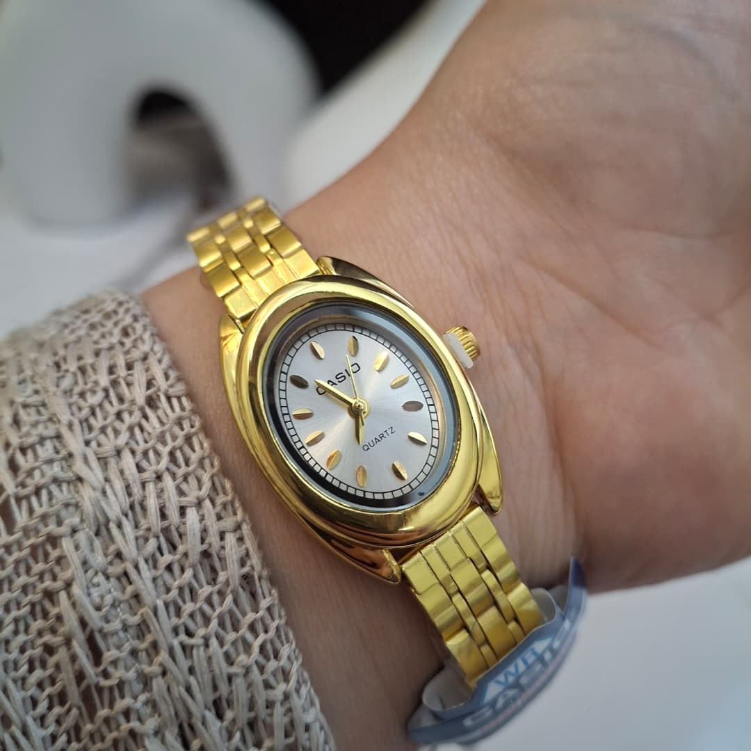 CASIO Ovale Gold